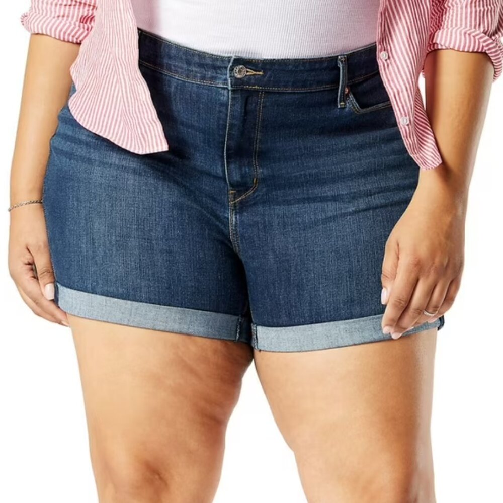 Levi's Classic Denim Shorts Size 32